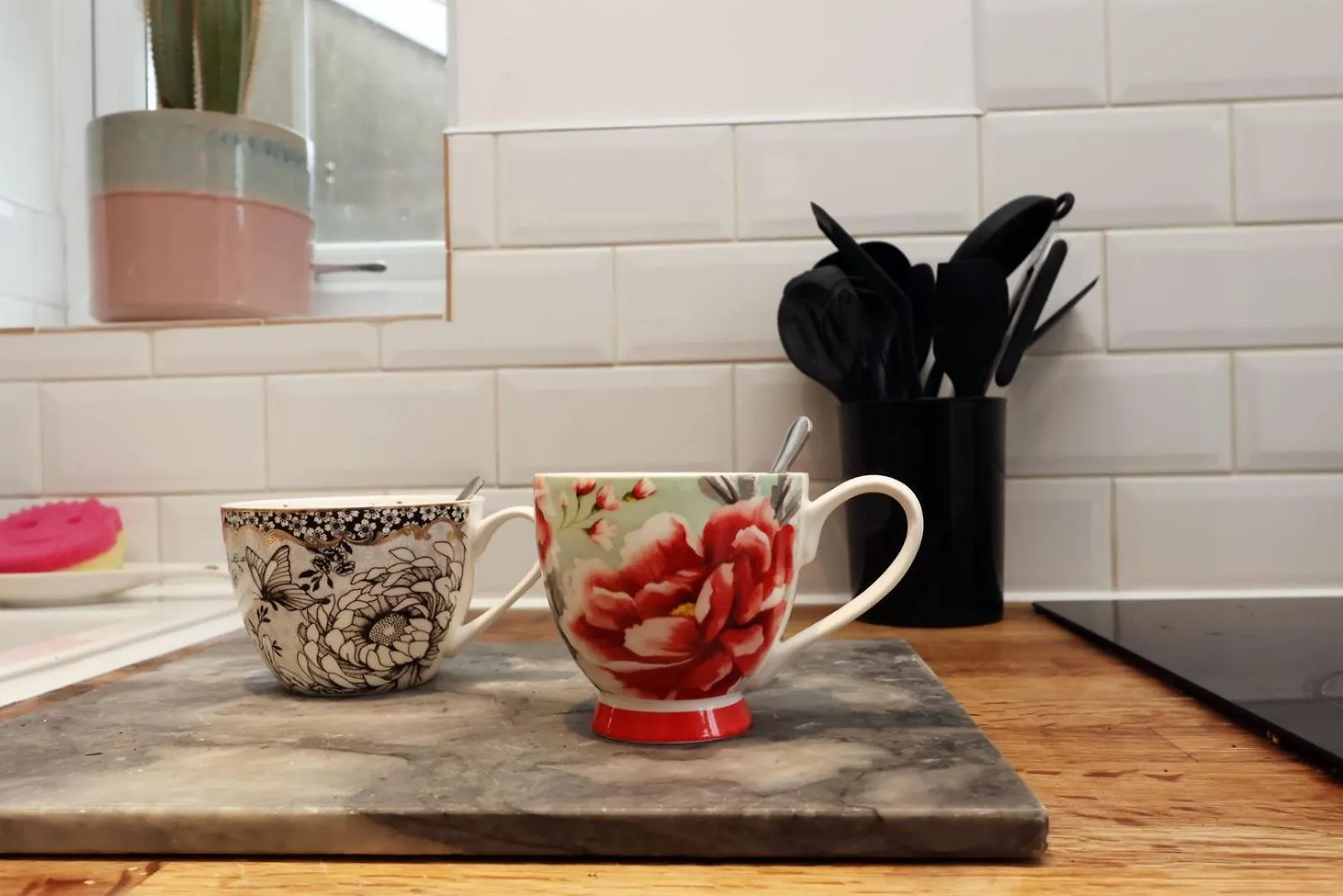 Spacious 2-Bed Cardiff Haven With Luxe Touches Apartment