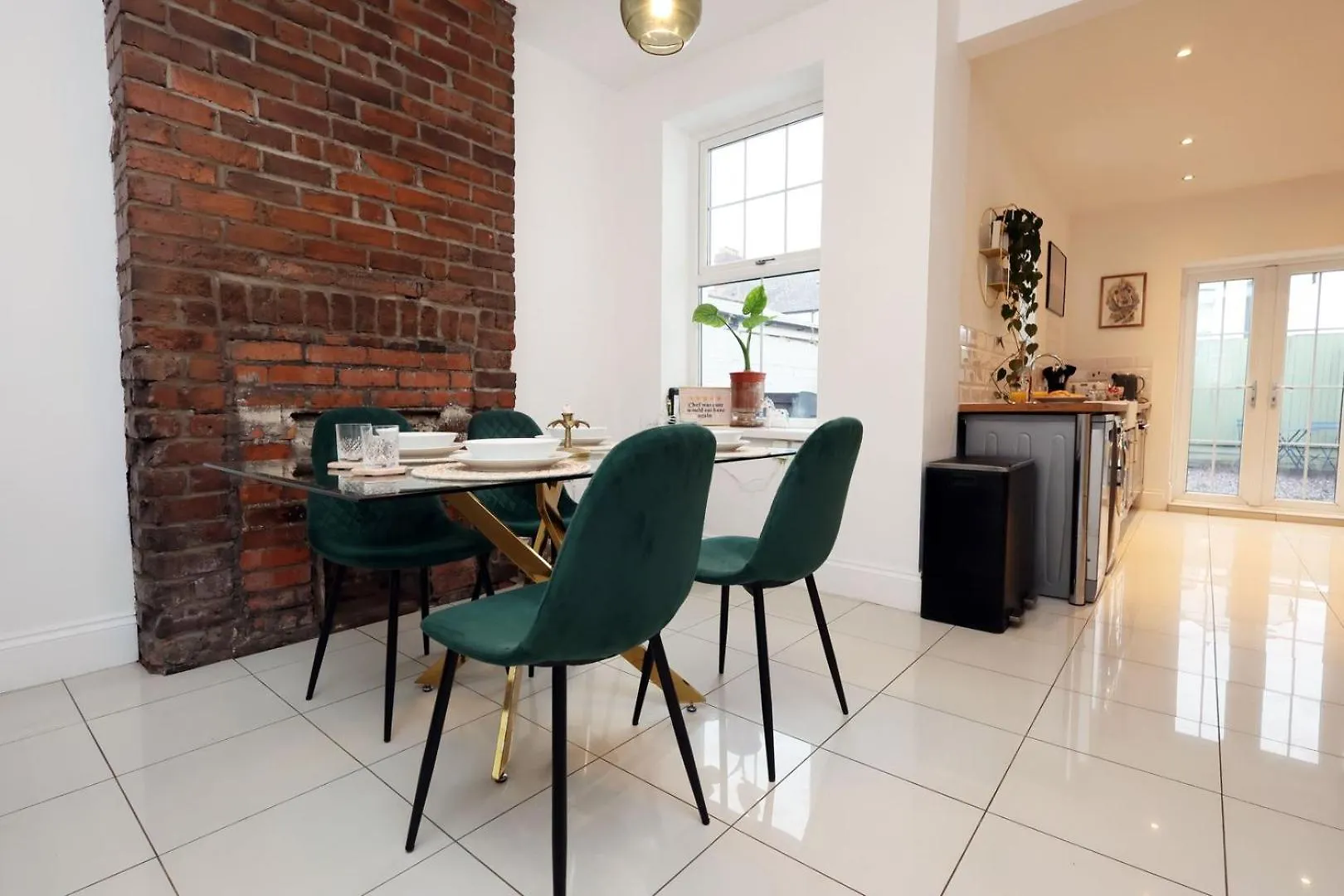 Spacious 2-Bed Cardiff Haven With Luxe Touches Apartment
