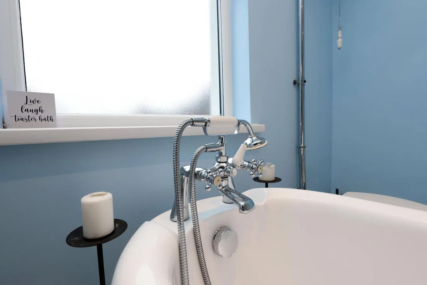 Spacious 2-Bed Cardiff Haven With Luxe Touches Apartment