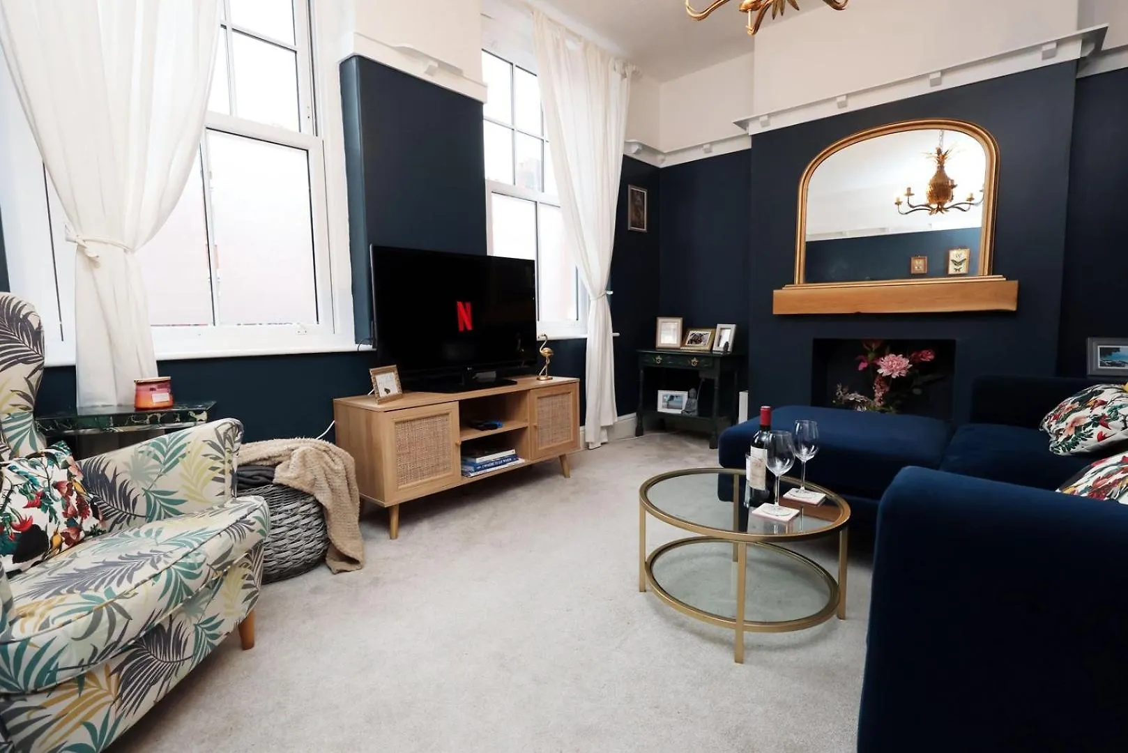 Spacious 2-Bed Cardiff Haven With Luxe Touches