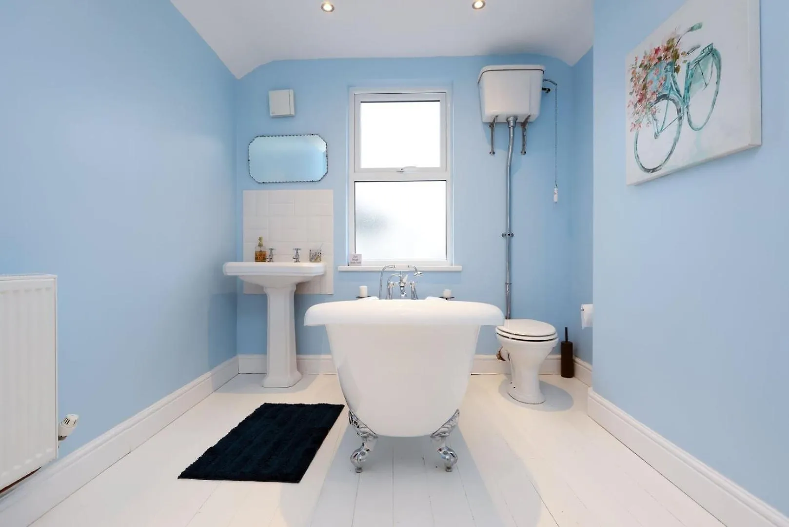 Spacious 2-Bed Cardiff Haven With Luxe Touches Apartment