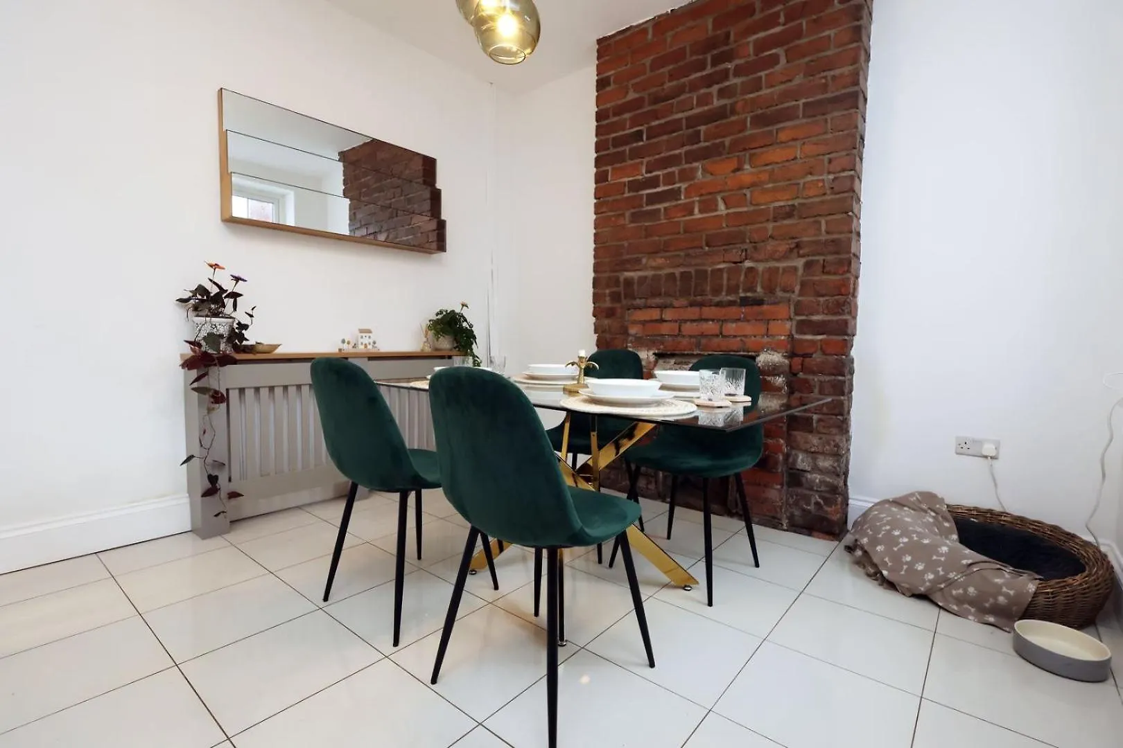 Apartment Spacious 2-Bed Cardiff Haven With Luxe Touches