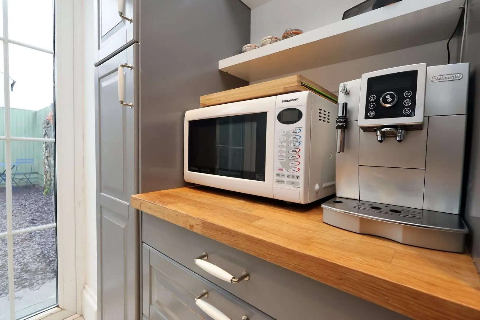 Spacious 2-Bed Cardiff Haven With Luxe Touches