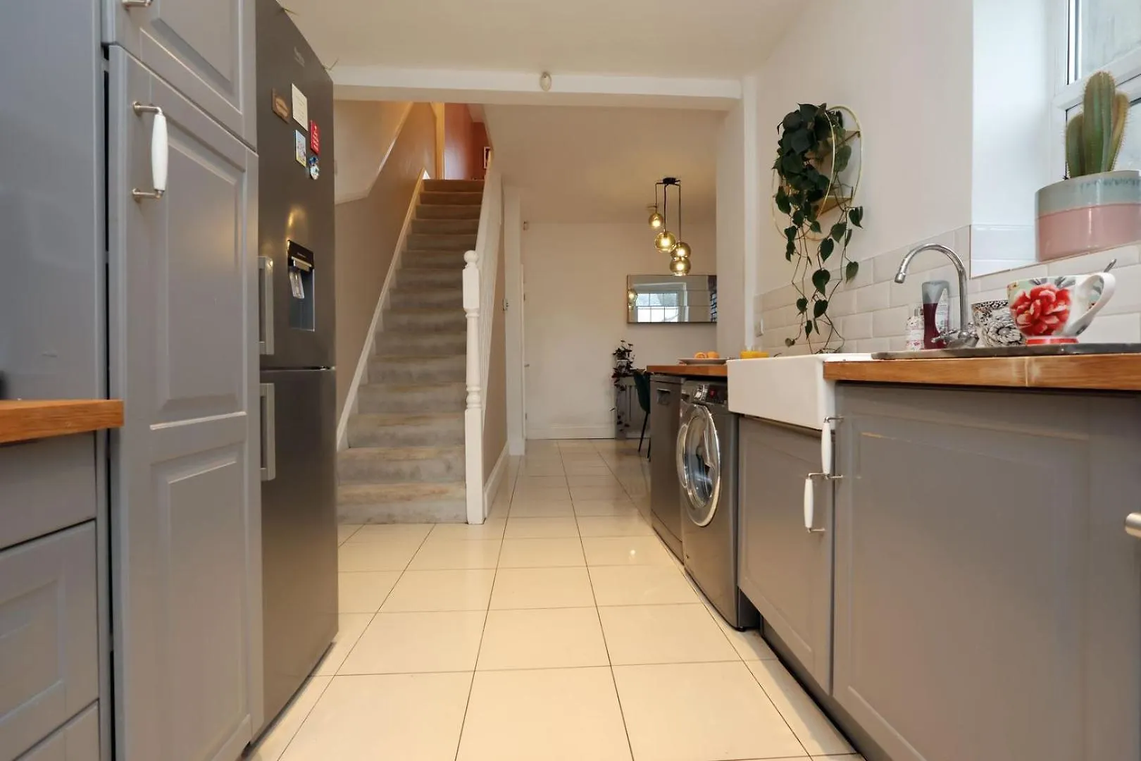 Spacious 2-Bed Cardiff Haven With Luxe Touches 0*,
